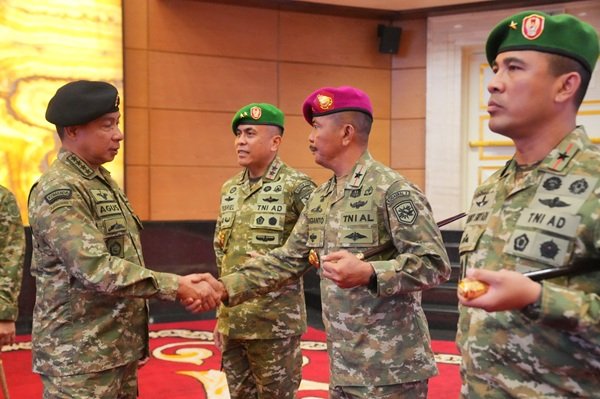 Panglima TNI Pimpin Penyerahan dan Pelantikan Jabatan di Lingkungan TNI