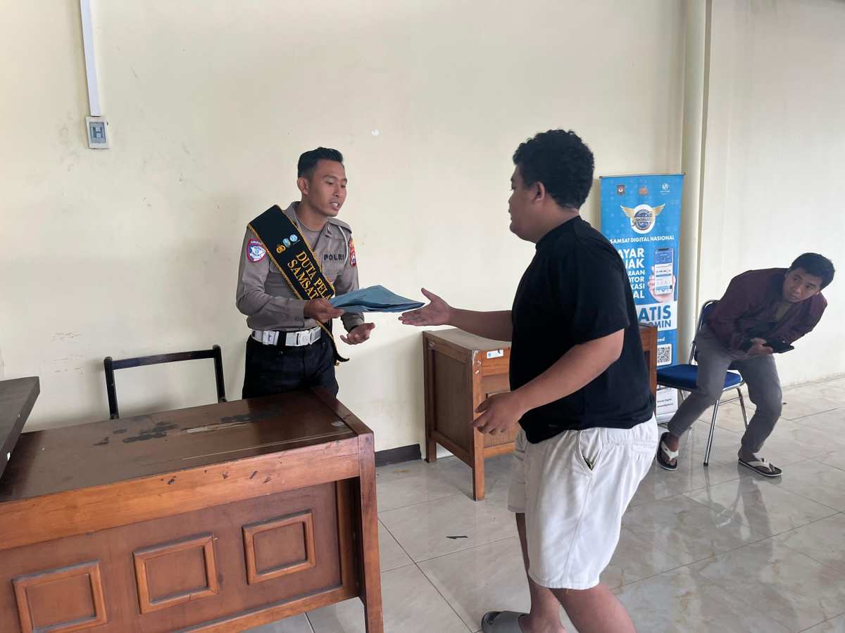 Edukasi Lalu Lintas di Desa, Polisi Tuban Bangun Kesadaran Warga Edukasi Lalu Lintas di Desa, Polisi Tuban Bangun Kesadaran Warga