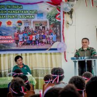 Koops TNI Papua Berbagi Kasih di Panti Asuhan Santa Susana Mimika