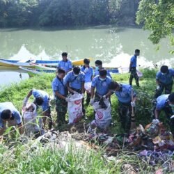 Lanud Sultan Hasanuddin Bersama Satuan TNI AU Wilayah Makassar, Gelar Karya Bakti di TPI dan Pasar Batangase, Maros