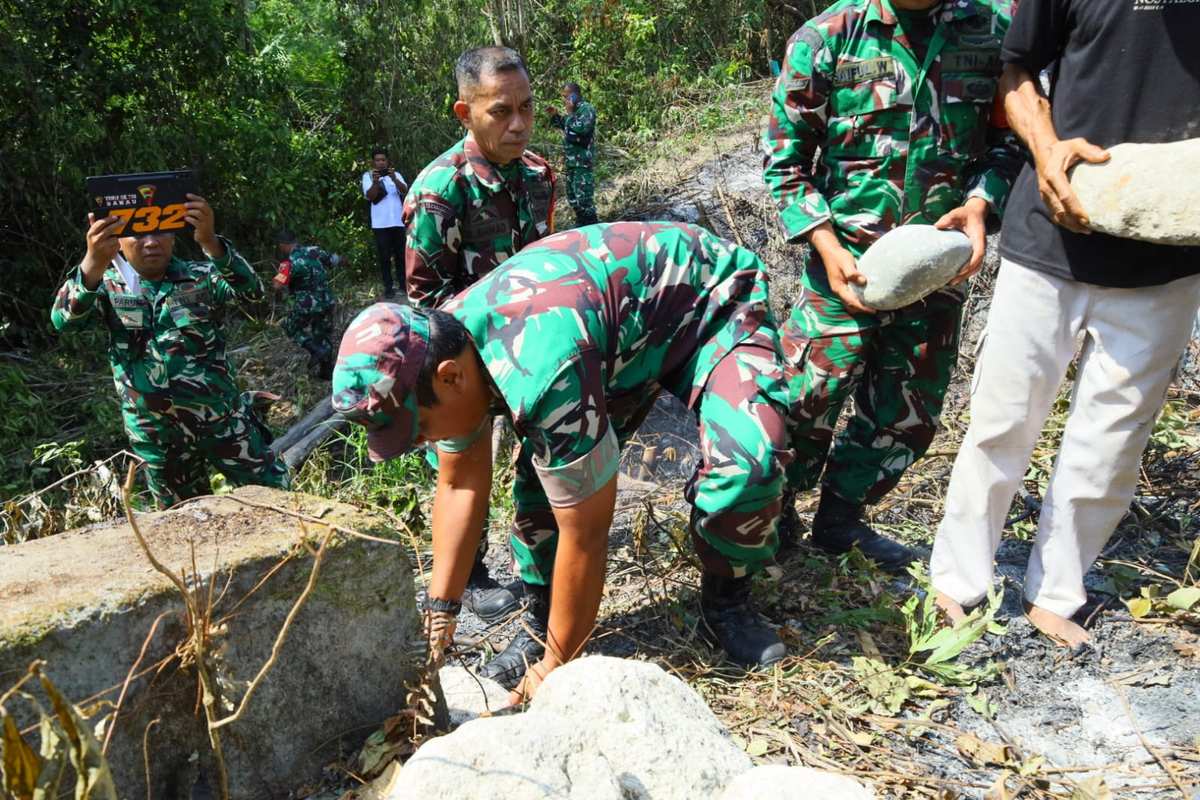 Jembatan Garuda Mulai Dibangun, Kodim 1505/Tidore Wujudkan Harapan Warga Desa Gita Raja