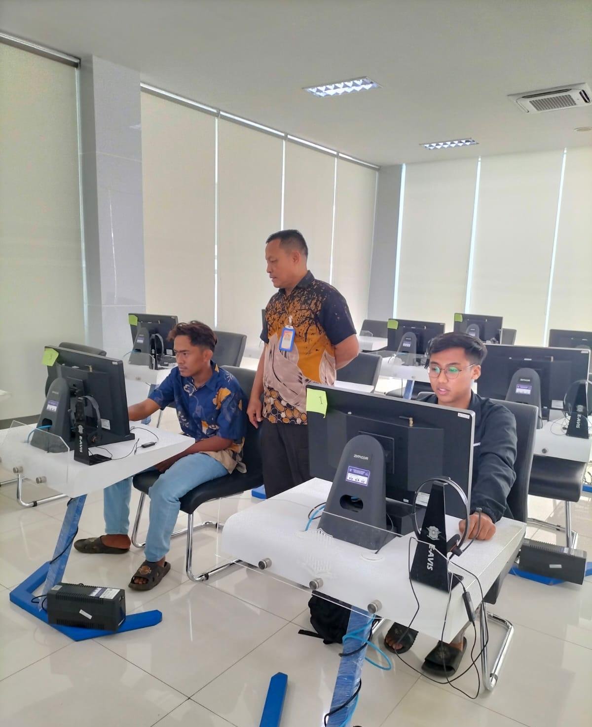 Polantas Menyapa Bantu Warga Urus SIM dan Administrasi Kendaraan