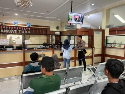 Layanan Polisi Makin Dekat, Polantas Menyapa Disambut Antusias Warga Tuban
