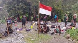 Koops TNI Habema Hadirkan Rasa Aman, Warga Distrik Kembru Kembali Pulang dan Kibarkan Bendera Merah Putih