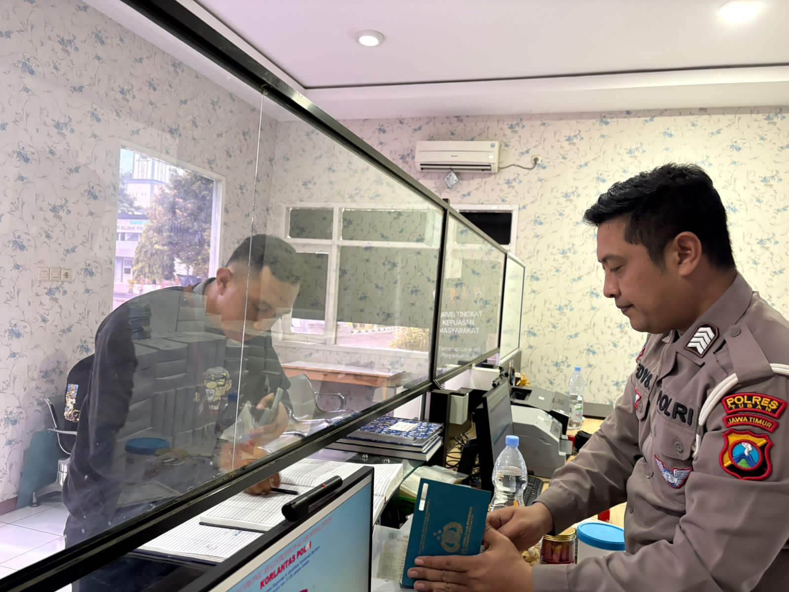 Polantas Menyapa Jadi Jembatan Dialog Polisi dan Masyarakat di Tuban