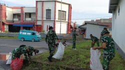 Peduli Lingkungan, Personil Kodim 1505/Tidore Gelar Jum’at Bersih di Masjid Miftahul Jannah