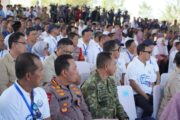 Panglima TNI Dampingi Presiden RI Prabowo Subianto Panen Raya Udang di Kebumen