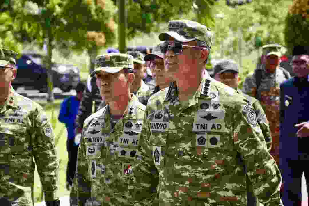 Wapang TNI Dampingi Menhan RI Tinjau Kesiapan Yonif TP 805/KSW di Papua Barat Wapang TNI Dampingi Menhan RI Tinjau Kesiapan Yonif TP 805/KSW di Papua Barat