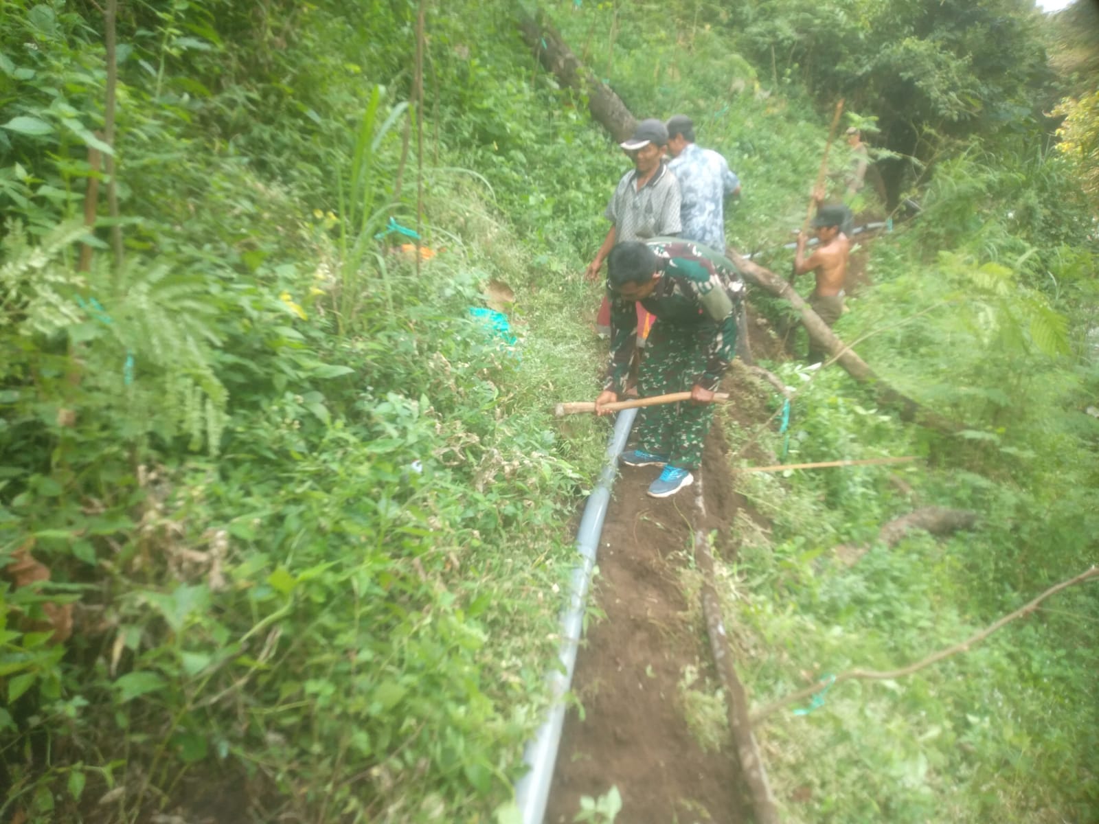 Pengerjaan Pipanisasi dan Penimbunan Pipa di Dusun Klagin, Brabe Capai 80 Persen