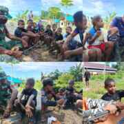 Keakraban Anak-Anak Bersama Anggota Satgas TMMD ke-128 Kodim 1801/Manokwari