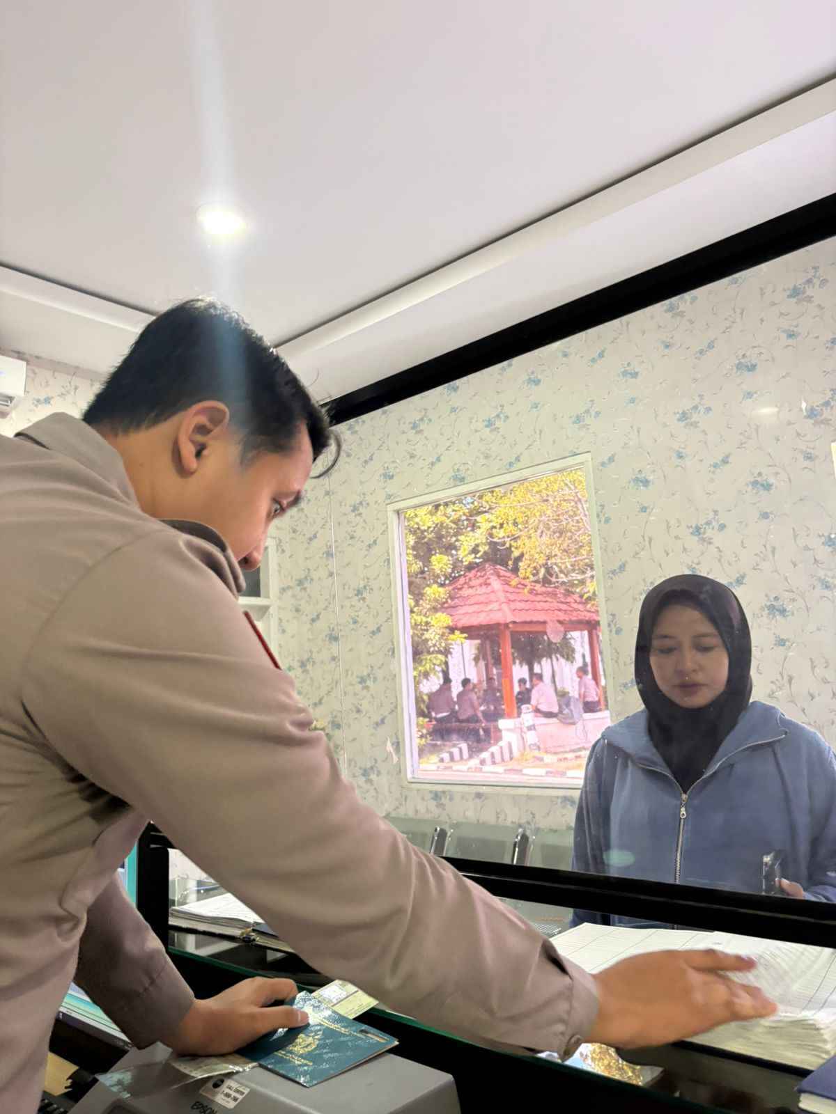 Saat Program Polantas Tuban Menyapa Datang, Warga Tuban Tak Bingung Urus SIM STNK BPKB