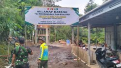 Satgas Bersama Warga Pasang Benner Sambut Tim Wasev Sterad TNI Satgas Bersama Warga Pasang Benner Sambut Tim Wasev Sterad TNI