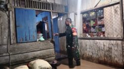 Peduli Warga Binaan, Babinsa Kodim 1505/Tidore Turun ke Lokasi Banjir Peduli Warga Binaan, Babinsa Kodim 1505/Tidore Turun ke Lokasi Banjir