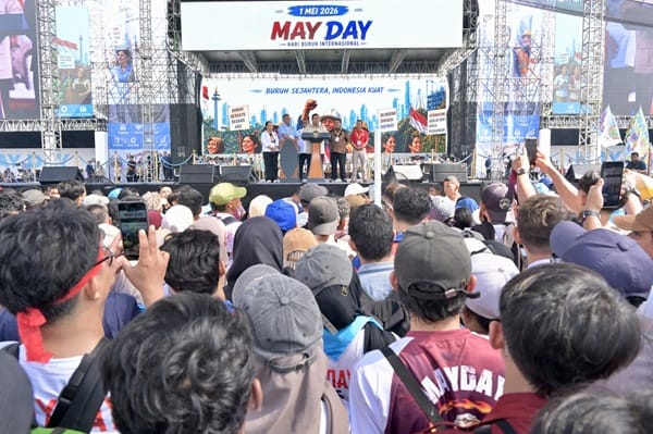 Panglima TNI Dampingi Presiden RI Hadiri Hari Buruh Internasional