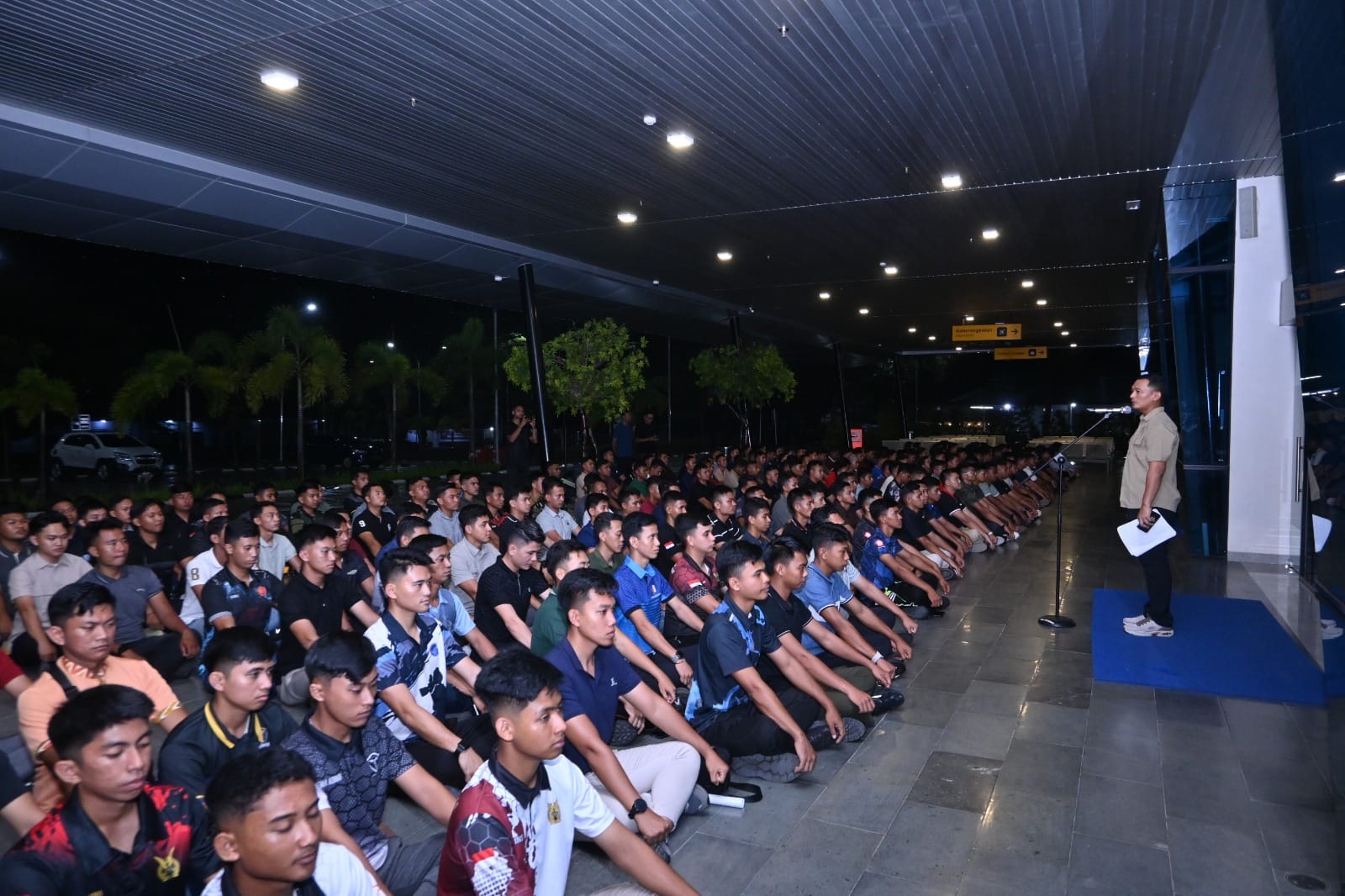 Cegah Penyalahgunaan Narkoba dan LGBT, Lanud Sultan Hasanuddin Gelar Apel Malam dan Tes Urine Prajurit Bujangan Cegah Penyalahgunaan Narkoba dan LGBT, Lanud Sultan Hasanuddin Gelar Apel Malam dan Tes Urine Prajurit Bujangan