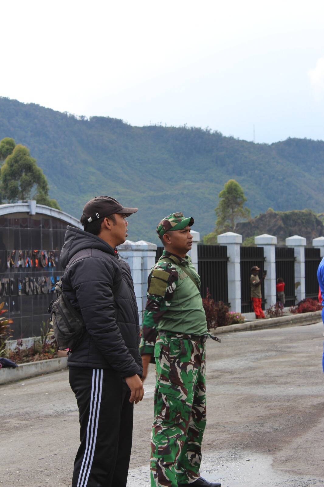 Kodim 1714/Puncak Jaya Bersama Pemda Laksanakan Jumat Sehat Yang Penuh Berkah