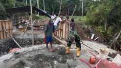 Jembatan Garuda Semakin Kokoh, TNI dan Masyarakat Bahu-Membahu Laksanakan Pengecoran Sayap Jembatan