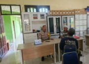 Sambang Desa, Kanit Binmas Berkunjung ke Balai Desa Minta Poskamling Diaktifkan Lagi