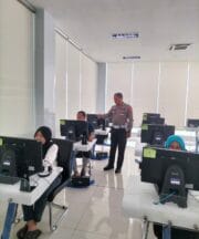 Tak Lagi Canggung dengan Polisi, Warga Tuban Kini Bebas Bertanya Soal SIM kepada Polantas
