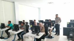 Pengojek hingga Ibu Rumah Tangga Datangi Polantas Tuban, Urusan SIM dan BPKB Terjawab Pengojek hingga Ibu Rumah Tangga Datangi Polantas Tuban, Urusan SIM dan BPKB Terjawab