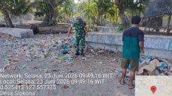 Peduli Lingkungan Pesisir, Babinsa Kodim 1505/Tidore Ajak Warga Bersihkan Sampah Plastik di Pantai Oba Tengah Peduli Lingkungan Pesisir, Babinsa Kodim 1505/Tidore Ajak Warga Bersihkan Sampah Plastik di Pantai Oba Tengah