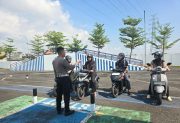 Pemandangan Tak Biasa di Tuban, Warga Antre Bertanya ke Polantas Tuban Soal SIM dan STNK