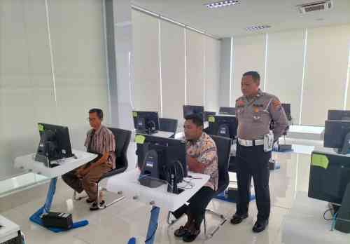 Heboh di Tuban, Kerumunan Warga Dekati Polantas Tuban Ternyata Demi Urusan SIM, STNK dan BPKB