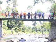 Dandim 0820/Probolinggo Letkol Inf Ribut Yodo Apriantono Pimpin Peninjauan Jembatan Garuda Merah Putih Di Wilayah Teritorial