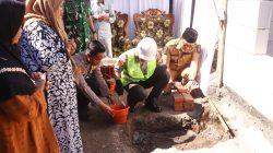 Kapolres Probolinggo Kota Letakkan Batu Pertama Bedah Rumah Warga Tongas, Wujud Kepedulian HUT Bhayangkara ke-80