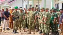 Wapang TNI Tinjau Yonif TP 842/Badak Sakti, Dukung Pertahanan dan Ekonomi Daerah