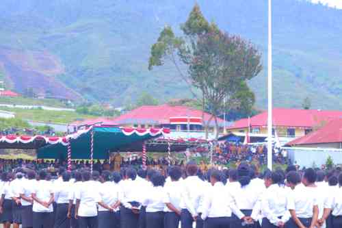 Kodim 1714/PJ dan Polri Berikan Dukungan Penuh Bersama Pemda Kab. Puncak Jaya Dalam Penyerahan SK Pengangkatan CPNS Formasi Tahun 2024