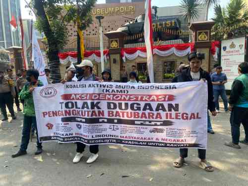 Aksi Damai di Mabes Polri Berlangsung Singkat, Massa Soroti Pengawasan Distribusi Batu Bara