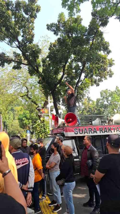 Warga Cengkareng Timur Tuntut Kepastian Penyelesaian Kasus Penggusuran Warga Cengkareng Timur Tuntut Kepastian Penyelesaian Kasus Penggusuran