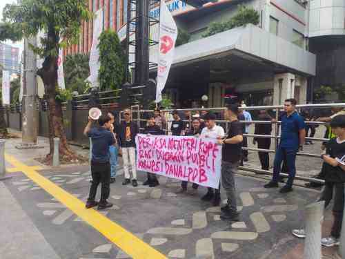 Aksi Damai di Kementerian Koperasi Angkat Dugaan Pungli Penyaluran Dana LPDB-KUMKM Aksi Damai di Kementerian Koperasi Angkat Dugaan Pungli Penyaluran Dana LPDB-KUMKM