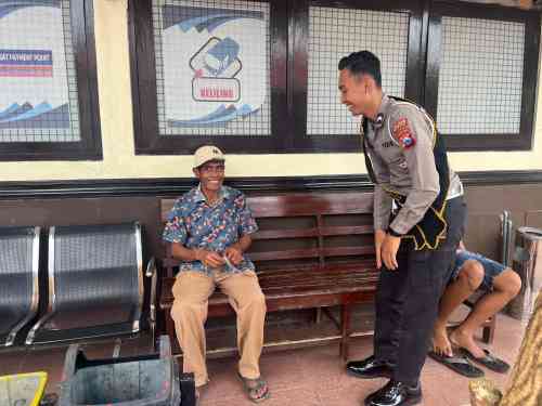 Polantas Tuban Hadir di Ruang Publik, Warga Manfaatkan Konsultasi SIM, STNK dan BPKB Polantas Tuban Hadir di Ruang Publik, Warga Manfaatkan Konsultasi SIM, STNK dan BPKB