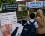 Seragam Rp2 Juta dan Jaket Almamater Rp300 Ribu Jadi Sorotan, Dinas Pendidikan Nganjuk Diminta Bertindak