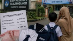Seragam Rp2 Juta dan Jaket Almamater Rp300 Ribu Jadi Sorotan, Dinas Pendidikan Nganjuk Diminta Bertindak