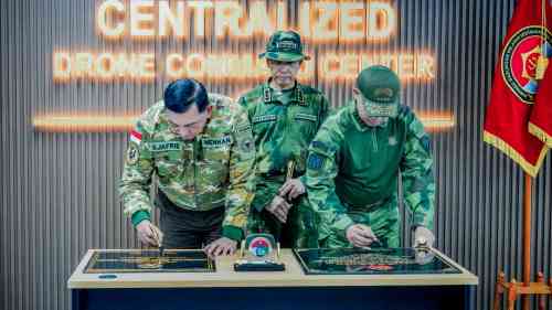 Panglima TNI Anugerahkan KPLB Sekaligus Resmikan Gedung Centralized Panglima TNI Anugerahkan KPLB Sekaligus Resmikan Gedung Centralized