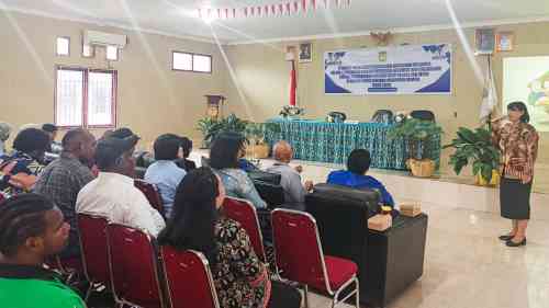 Babinsa Koramil Kuala Kencana Hadiri Sosialisasi PHBS dan Pencegahan HIV/AIDS Babinsa Koramil Kuala Kencana Hadiri Sosialisasi PHBS dan Pencegahan HIV/AIDS