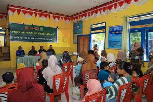 Tak Hanya Bangun Infrastruktur, TMMD ke-129 Kodim 1505/Tidore Hadirkan Penyuluhan KB Kesehatan bagi Masyarakat