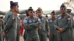 Panglima TNI Tinjau Kesiapan Alutsista Demo Udara HUT Ke-81 RI Panglima TNI Tinjau Kesiapan Alutsista Demo Udara HUT Ke-81 RI