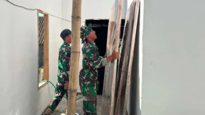 Memasuki Phase Finalization: Renovasi Rutilahu TMMD 129 Bojonegoro di Rumah Pak Koko Dikebut