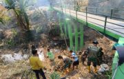 Cerita Satgas TMMD 129 Bojonegoro Rajut Kebersamaan di Jembatan Brang Etan