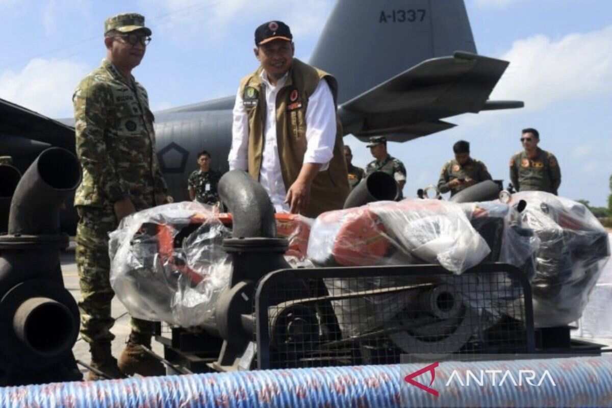 Penerimaan Bantuan Pompa Air untuk Tangani Karhutla di Kalimantan Timur Penerimaan Bantuan Pompa Air untuk Tangani Karhutla di Kalimantan Timur