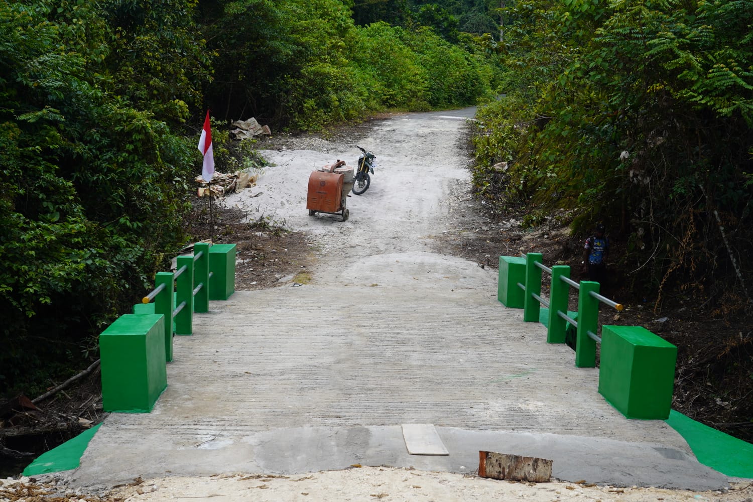 Jembatan Rampung, Akses Warga Semakin Lancar, Bukti Nyata TMMD Ke-129 Hadirkan Manfaat untuk Kampung Sesor Jembatan Rampung, Akses Warga Semakin Lancar, Bukti Nyata TMMD Ke-129 Hadirkan Manfaat untuk Kampung Sesor