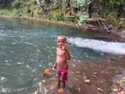 Keseruan Anak Anak Kp. Sesor menikmati Air Terjun, TMMD Ke-129 Buka Akses Wisata, Tangga Menuju Air Terjun Kini Lebih Nyaman Dilalui