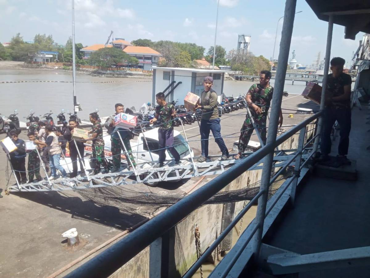 Hari Keenam Pascagempa, TNI Kerahkan 5.254 Personel dan Salurkan 293 Ton Bantuan untuk NTT