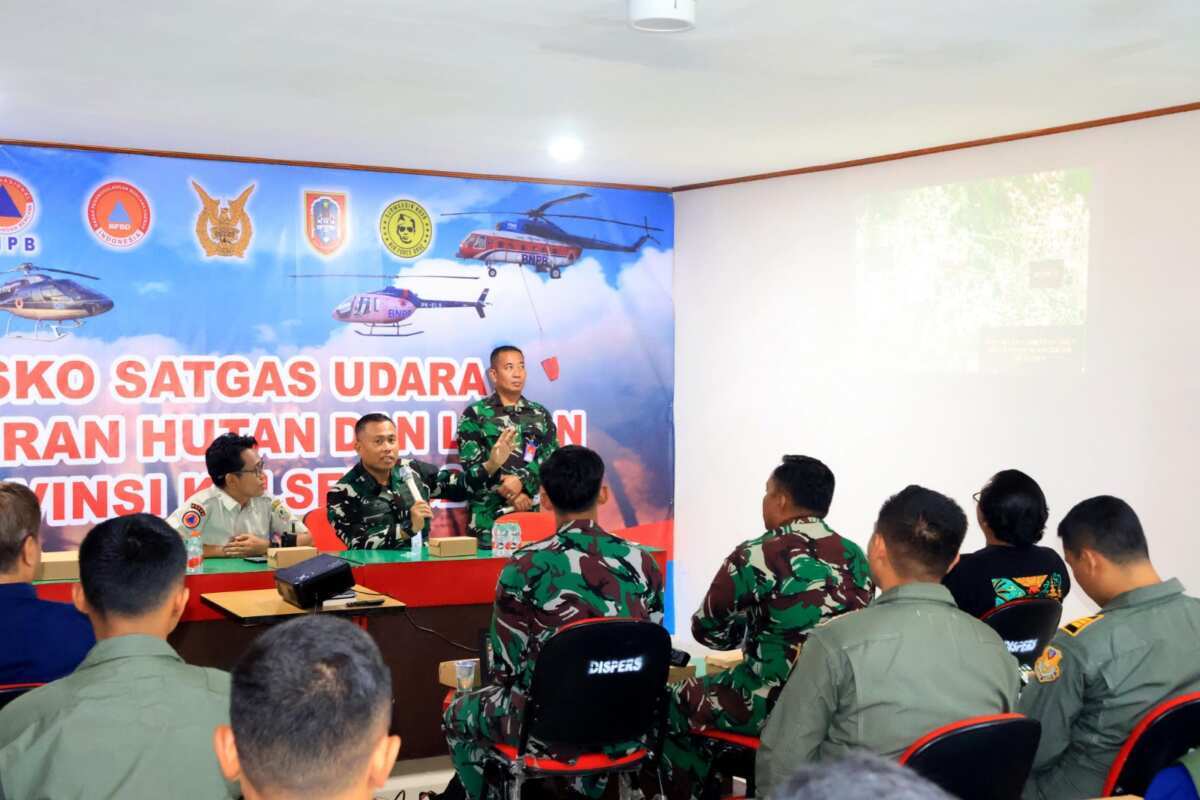 Pantau Dari Langit, Lanud Sjamsudin Noor Dukung Patroli Udara Helikopter Caracal TNI AU Dalam Penanganan Karhutla di Kasel Pantau Dari Langit, Lanud Sjamsudin Noor Dukung Patroli Udara Helikopter Caracal TNI AU Dalam Penanganan Karhutla di Kasel