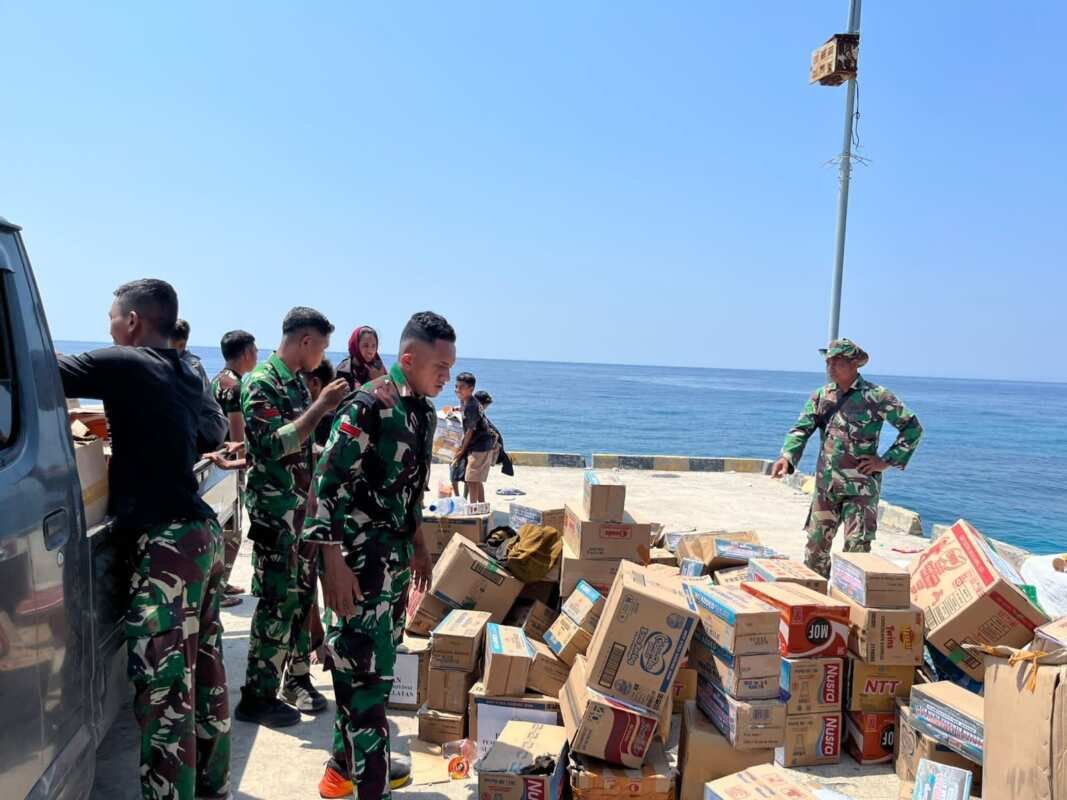 Hari Keenam Belas Penanganan Gempa NTT, 8.126 Personel TNI Dikerahkan dan 1.011,756 Ton Bantuan Disalurkan