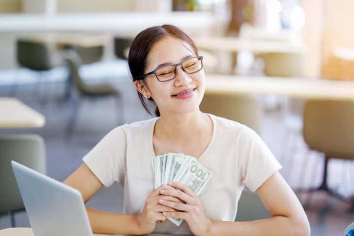 8 Weton Berpotensi Rezeki Melimpah Menurut Primbon Jawa